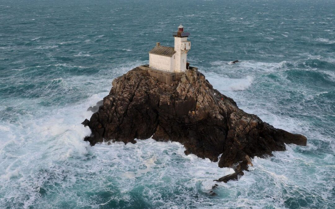 L’Énigme du Phare Abandonné